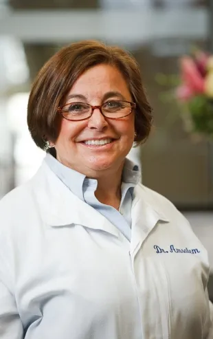 Dr. Annie Amsalem, periodontist